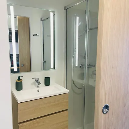 Apartment Le 16 Place De L'abbatiale Evron