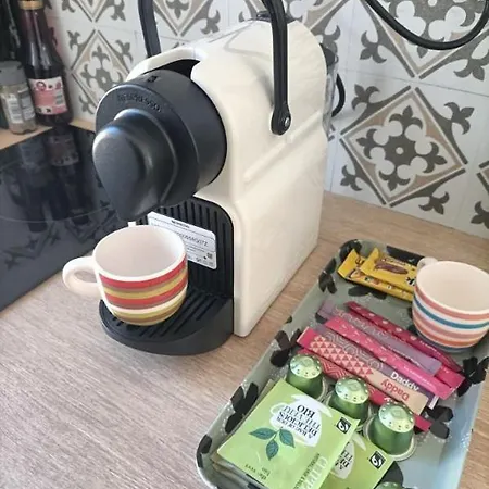 Le 16 Place De L'abbatiale Apartment Evron